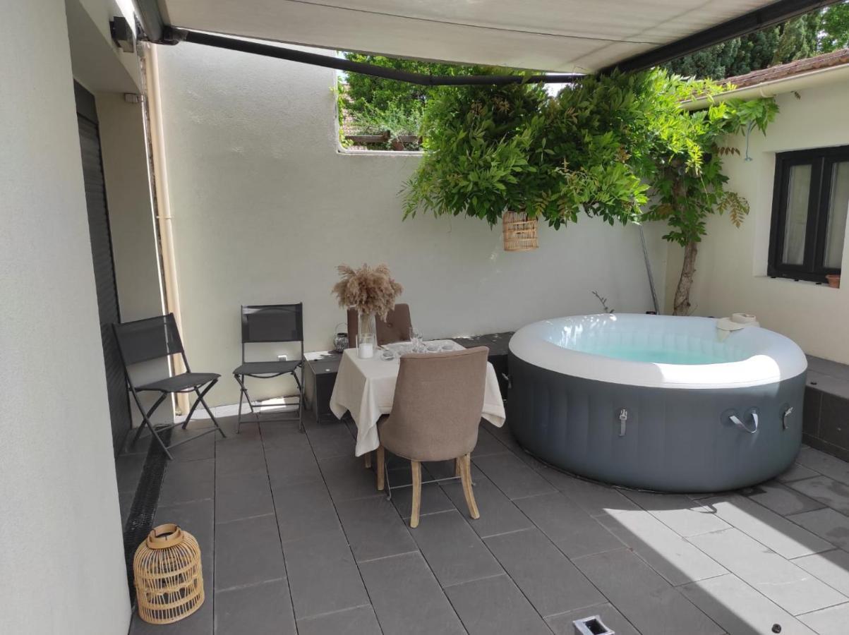 Hébergement de vacances Entier, Netflix Jacuzzi En Option *